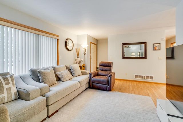 1607 Walter AVENUE, Mount Pleasant, WI 53403