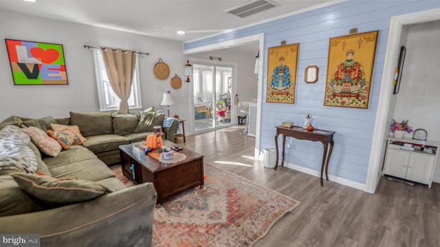 101 OAK AVE, Bellmawr, NJ 08031