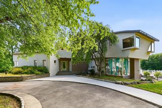 151 Bellvale Lakes Road, Warwick, NY 10990