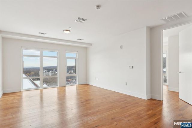 1 Executive 514, Fort Lee, NJ 07024