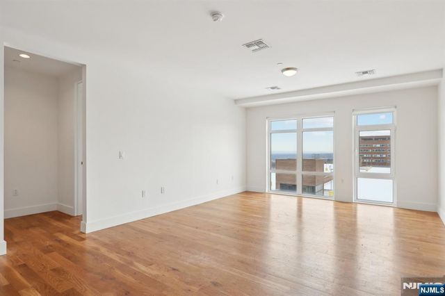 1 Executive 514, Fort Lee, NJ 07024