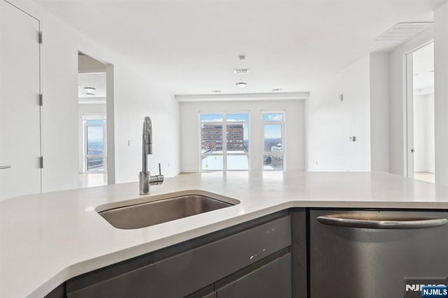 1 Executive 514, Fort Lee, NJ 07024