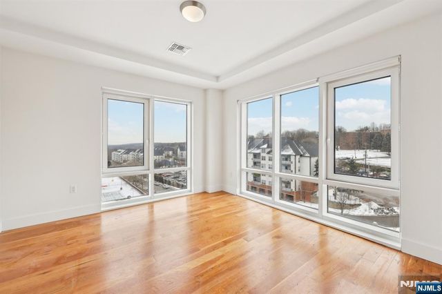1 Executive 514, Fort Lee, NJ 07024