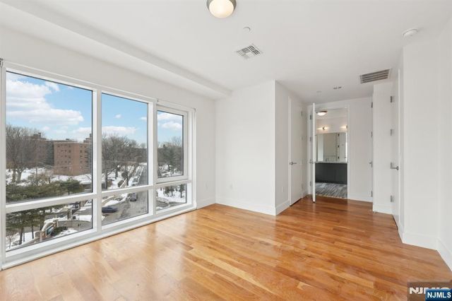 1 Executive 514, Fort Lee, NJ 07024