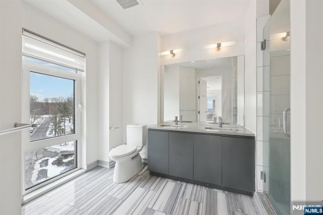 1 Executive 514, Fort Lee, NJ 07024
