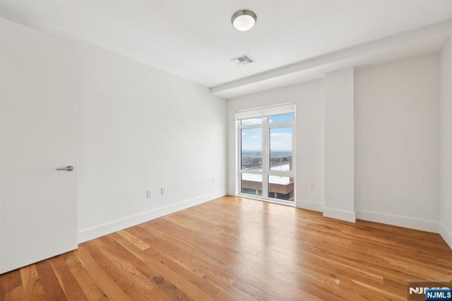 1 Executive 514, Fort Lee, NJ 07024
