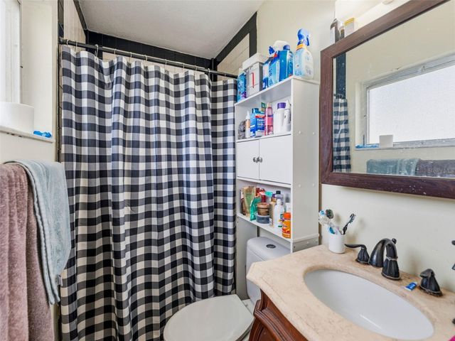 2109 W ERNA DRIVE, Tampa, FL 33603
