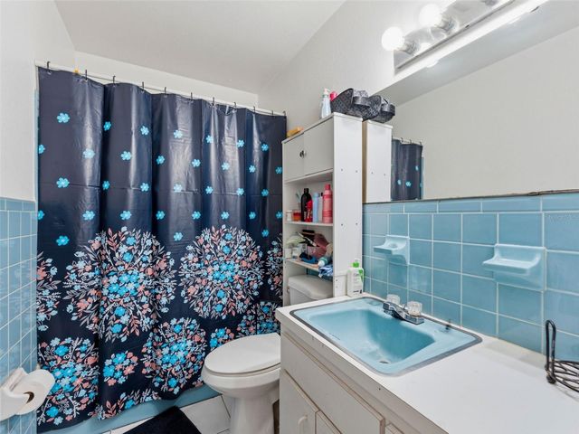 2109 W ERNA DRIVE, Tampa, FL 33603