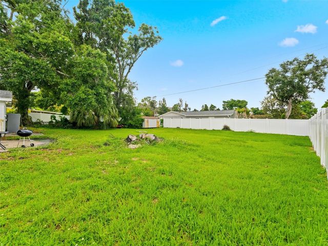 2109 W ERNA DRIVE, Tampa, FL 33603