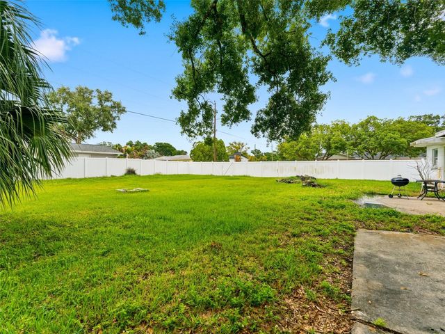 2109 W ERNA DRIVE, Tampa, FL 33603