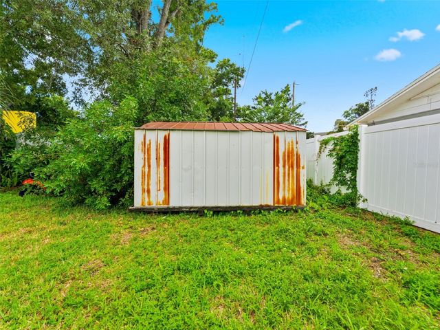 2109 W ERNA DRIVE, Tampa, FL 33603