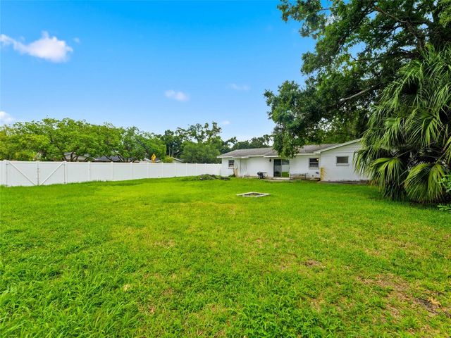 2109 W ERNA DRIVE, Tampa, FL 33603