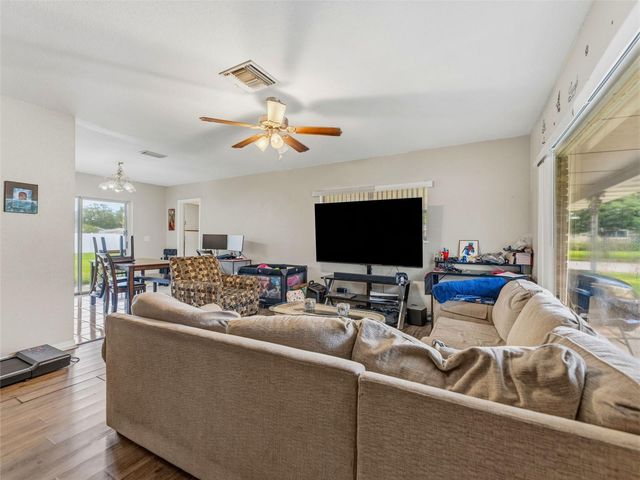 2109 W ERNA DRIVE, Tampa, FL 33603