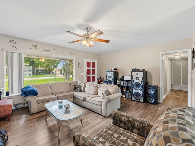 2109 W ERNA DRIVE, Tampa, FL 33603