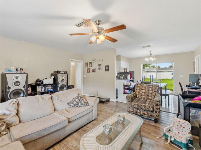 2109 W ERNA DRIVE, Tampa, FL 33603