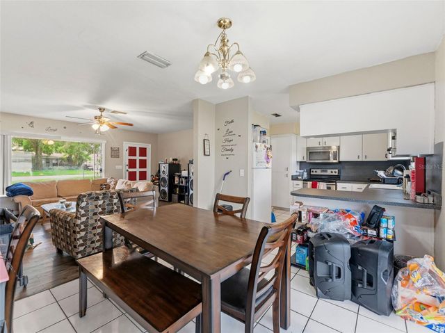 2109 W ERNA DRIVE, Tampa, FL 33603
