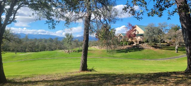 1575 St Andrews Drive, Redding, CA 96003