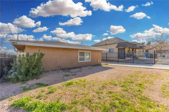 409 N 3rd Avenue, Barstow, CA 92311