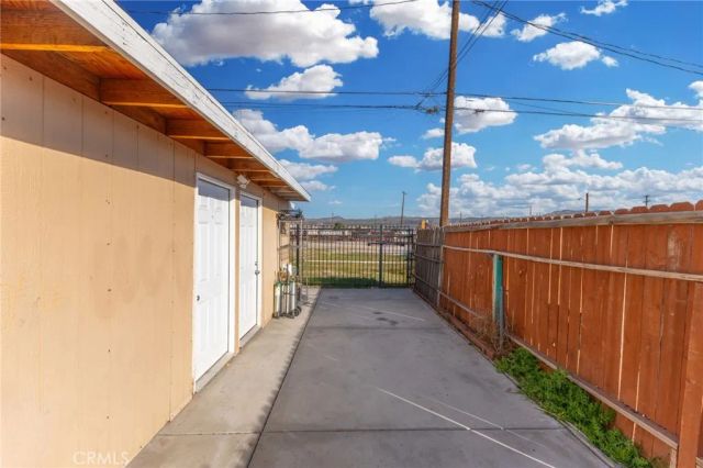 409 N 3rd Avenue, Barstow, CA 92311
