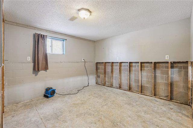 2866 60th Street, Vinton, IA 52349