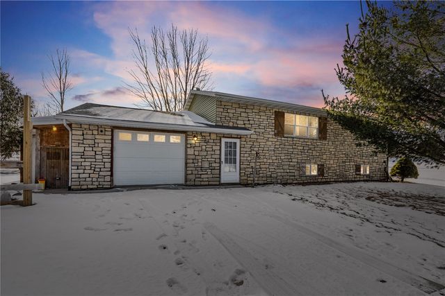 2866 60th Street, Vinton, IA 52349