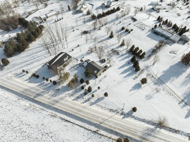 2866 60th Street, Vinton, IA 52349