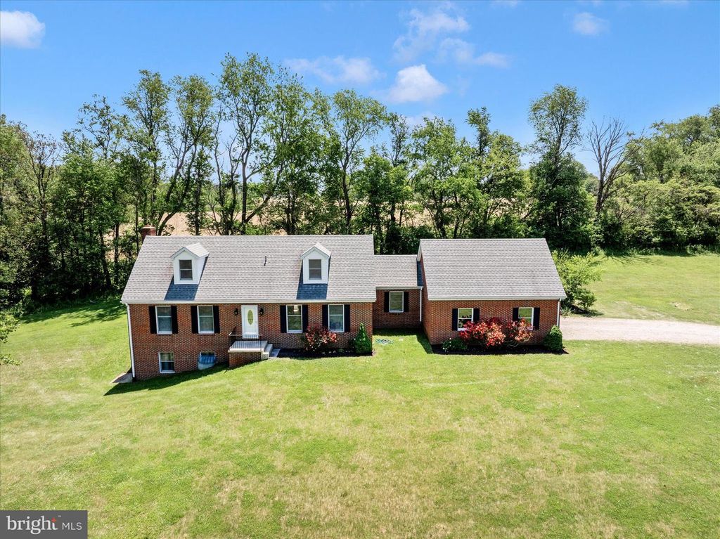 Image 1 of property listing at 1149 MARTHAS CT E, Knoxville, MD 21758