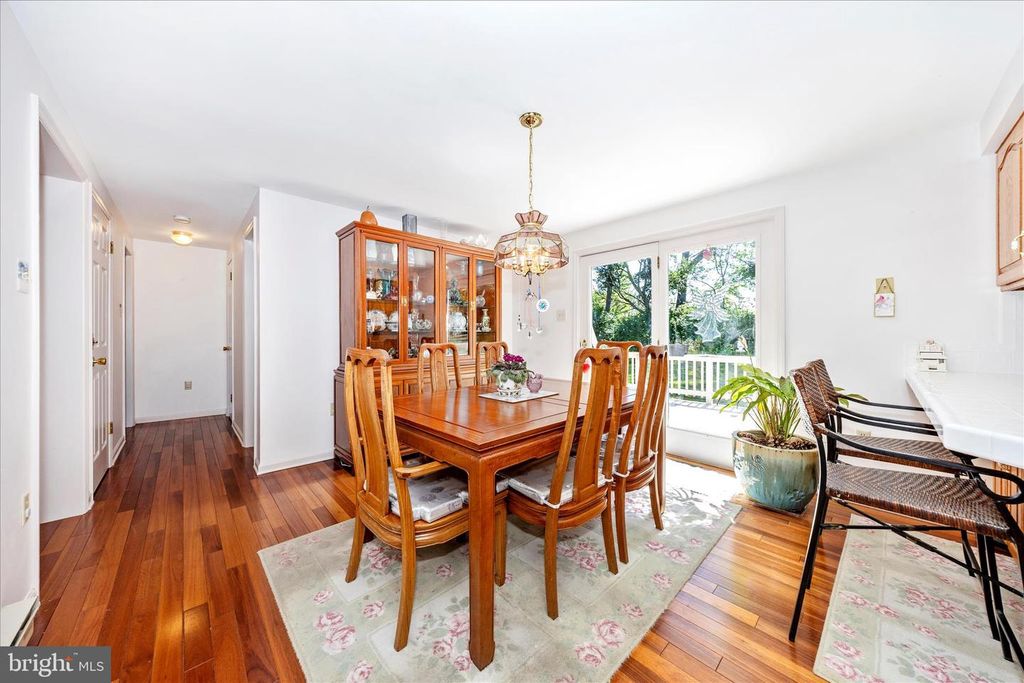 Image 11 of property listing at 1149 MARTHAS CT E, Knoxville, MD 21758