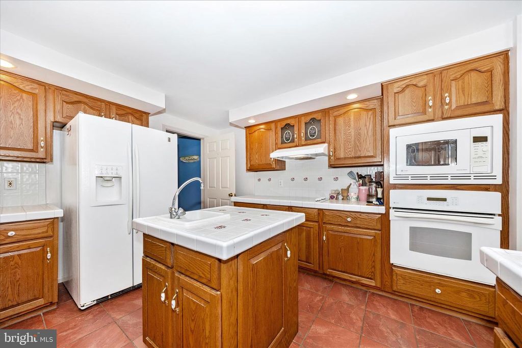 Image 12 of property listing at 1149 MARTHAS CT E, Knoxville, MD 21758