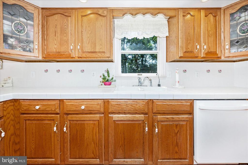 Image 14 of property listing at 1149 MARTHAS CT E, Knoxville, MD 21758
