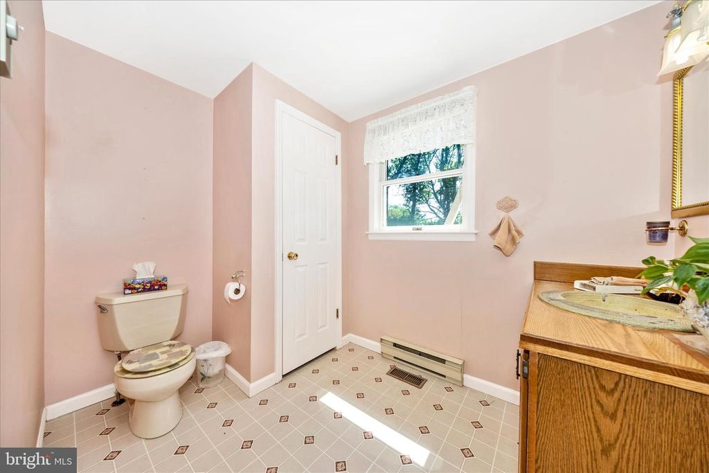 Image 19 of property listing at 1149 MARTHAS CT E, Knoxville, MD 21758
