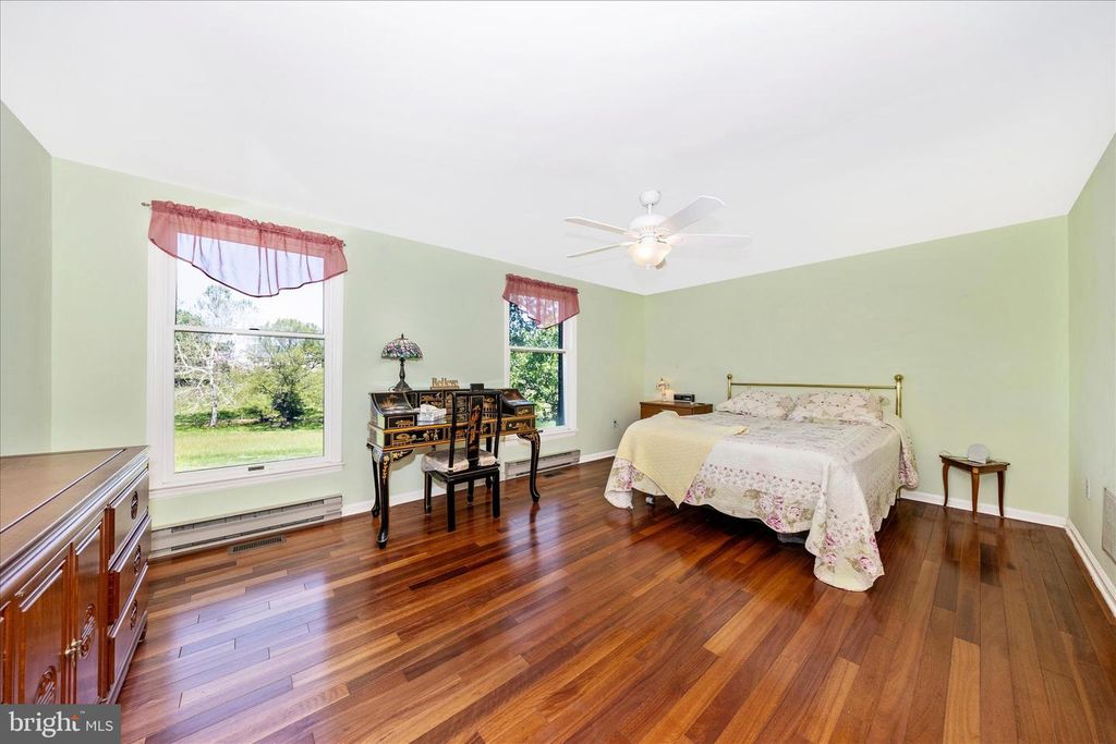 Image 20 of property listing at 1149 MARTHAS CT E, Knoxville, MD 21758