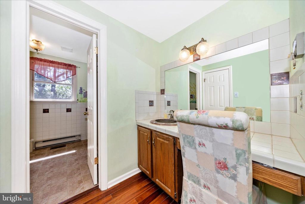 Image 23 of property listing at 1149 MARTHAS CT E, Knoxville, MD 21758