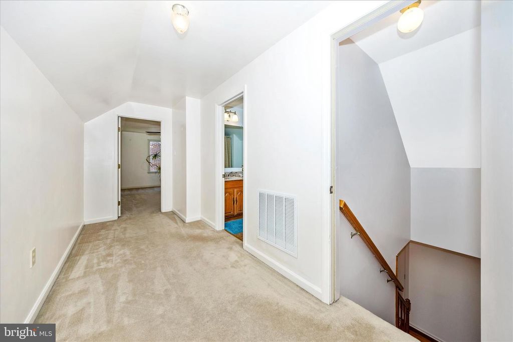 Image 25 of property listing at 1149 MARTHAS CT E, Knoxville, MD 21758