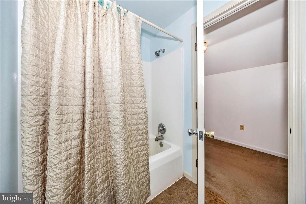 Image 31 of property listing at 1149 MARTHAS CT E, Knoxville, MD 21758
