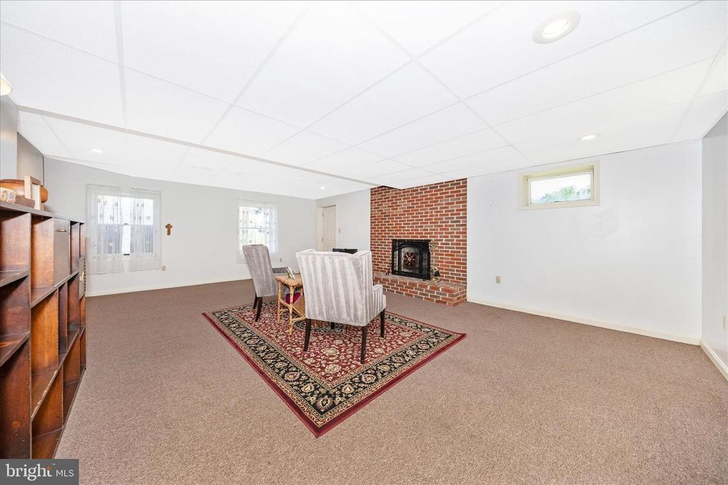 Image 34 of property listing at 1149 MARTHAS CT E, Knoxville, MD 21758
