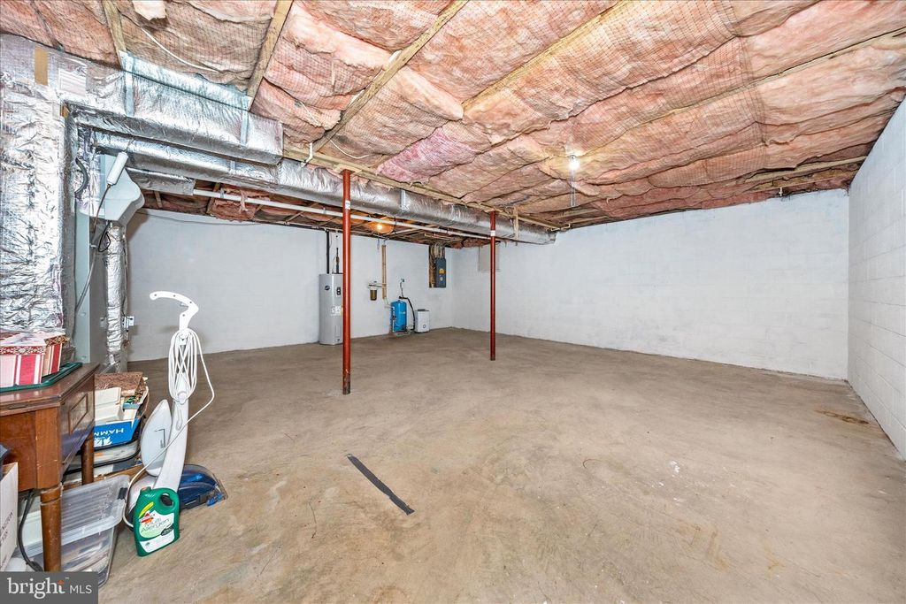 Image 35 of property listing at 1149 MARTHAS CT E, Knoxville, MD 21758