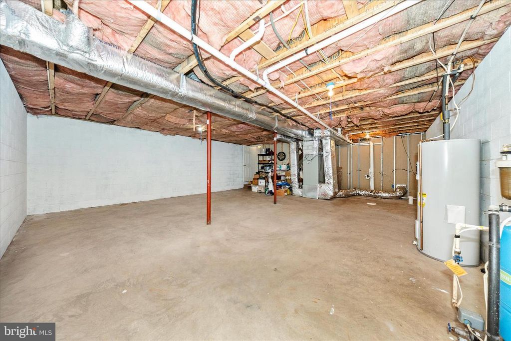 Image 36 of property listing at 1149 MARTHAS CT E, Knoxville, MD 21758