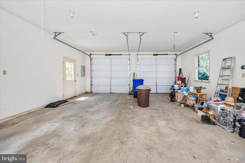 Image 37 of property listing at 1149 MARTHAS CT E, Knoxville, MD 21758