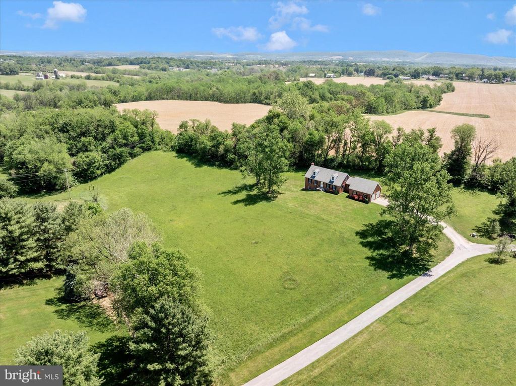 Image 38 of property listing at 1149 MARTHAS CT E, Knoxville, MD 21758