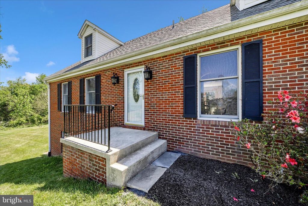 Image 43 of property listing at 1149 MARTHAS CT E, Knoxville, MD 21758