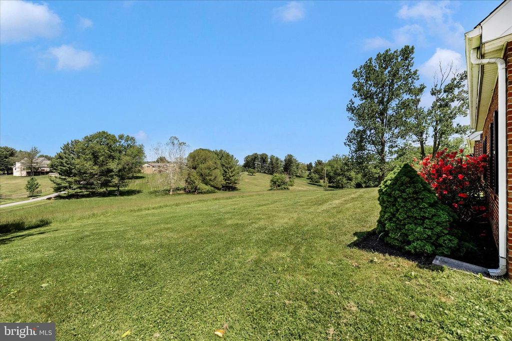 Image 44 of property listing at 1149 MARTHAS CT E, Knoxville, MD 21758