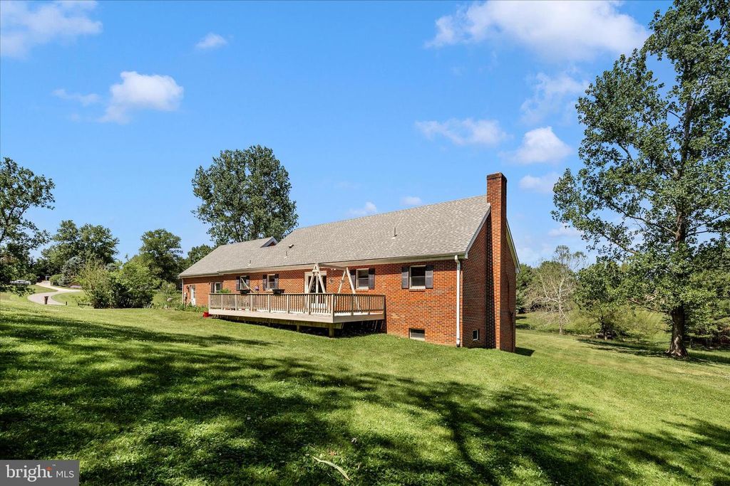 Image 48 of property listing at 1149 MARTHAS CT E, Knoxville, MD 21758