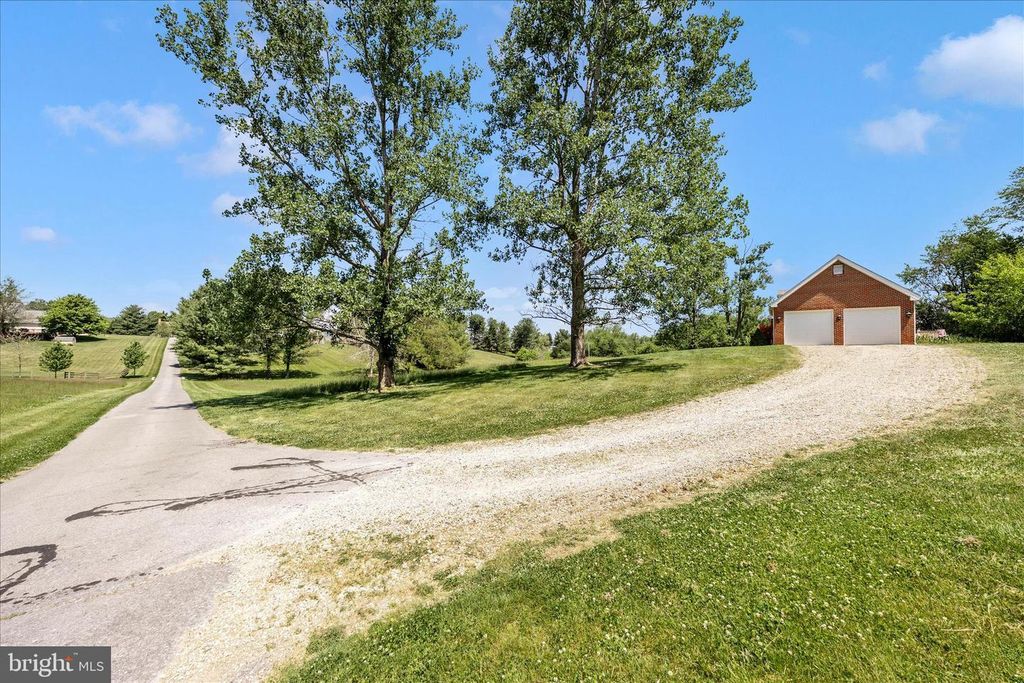Image 54 of property listing at 1149 MARTHAS CT E, Knoxville, MD 21758