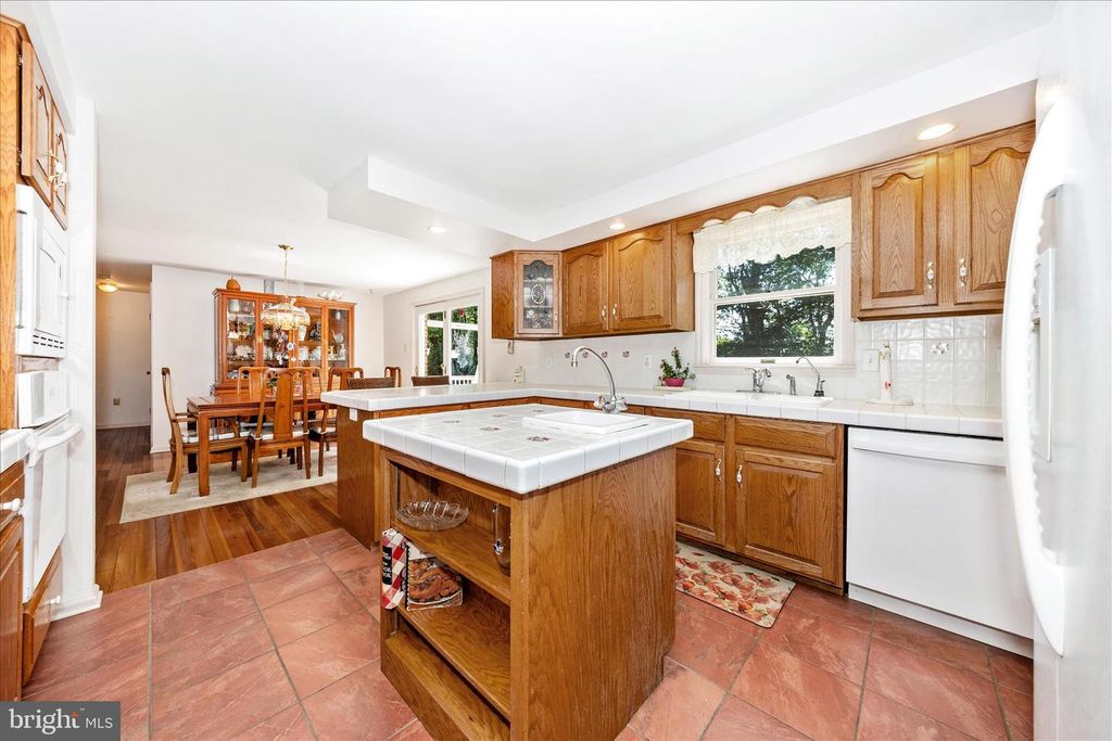Image 10 of property listing at 1149 MARTHAS CT E, Knoxville, MD 21758