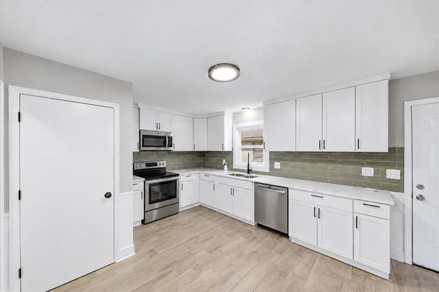 1704 E 79th Street, Kansas City, MO 64131