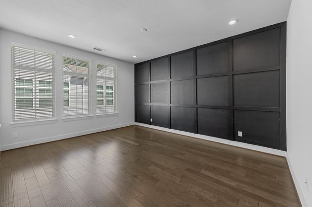 6033 Cypress Street, Houston, TX 77074