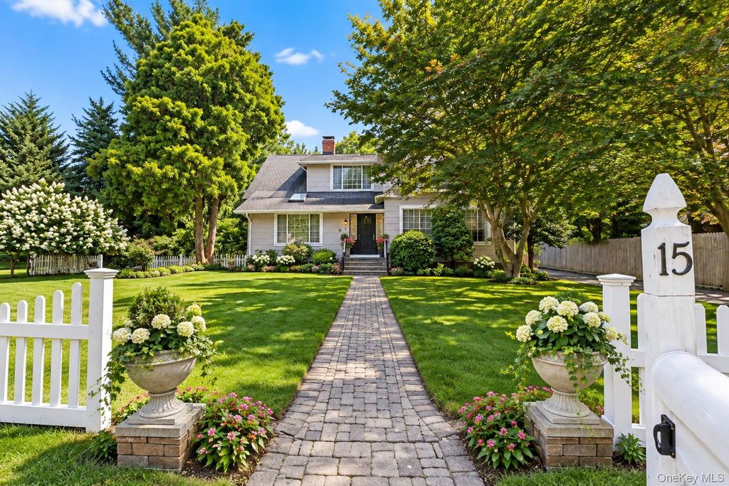 15 Main Street, East Setauket, NY 11733 — exterior