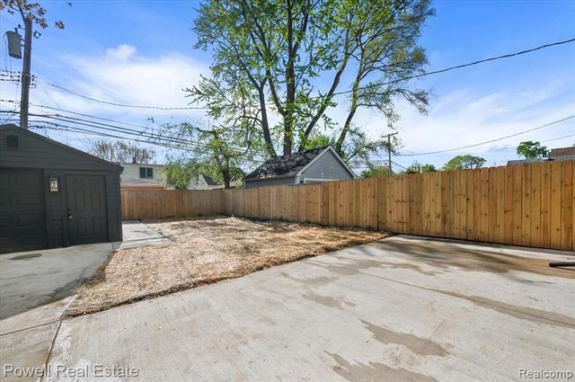 121 S Edison Avenue, Royal Oak, MI 48067