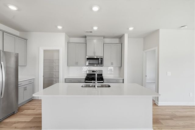 931 Rising Oak Court, Spartanburg, SC 29301